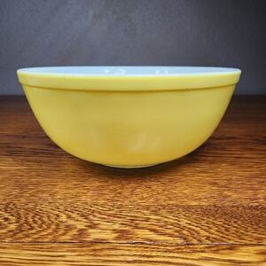 Pyrex Primary Yellow Mixing Bowl